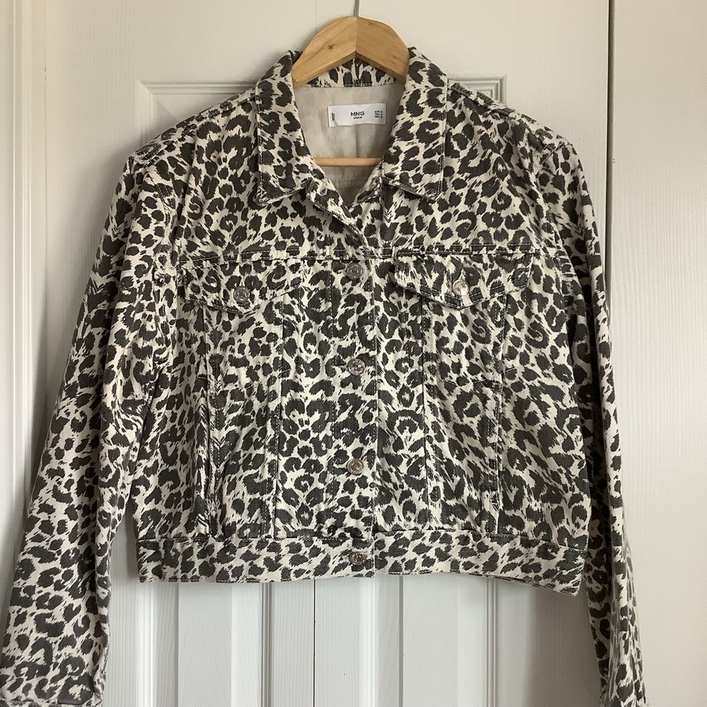 Women’s Cropped Denim Jacket size Small